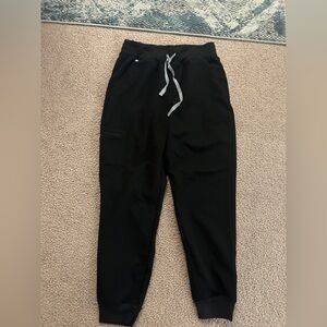 Zamora Jogger Scrub Pants | Black | Figs | Size M